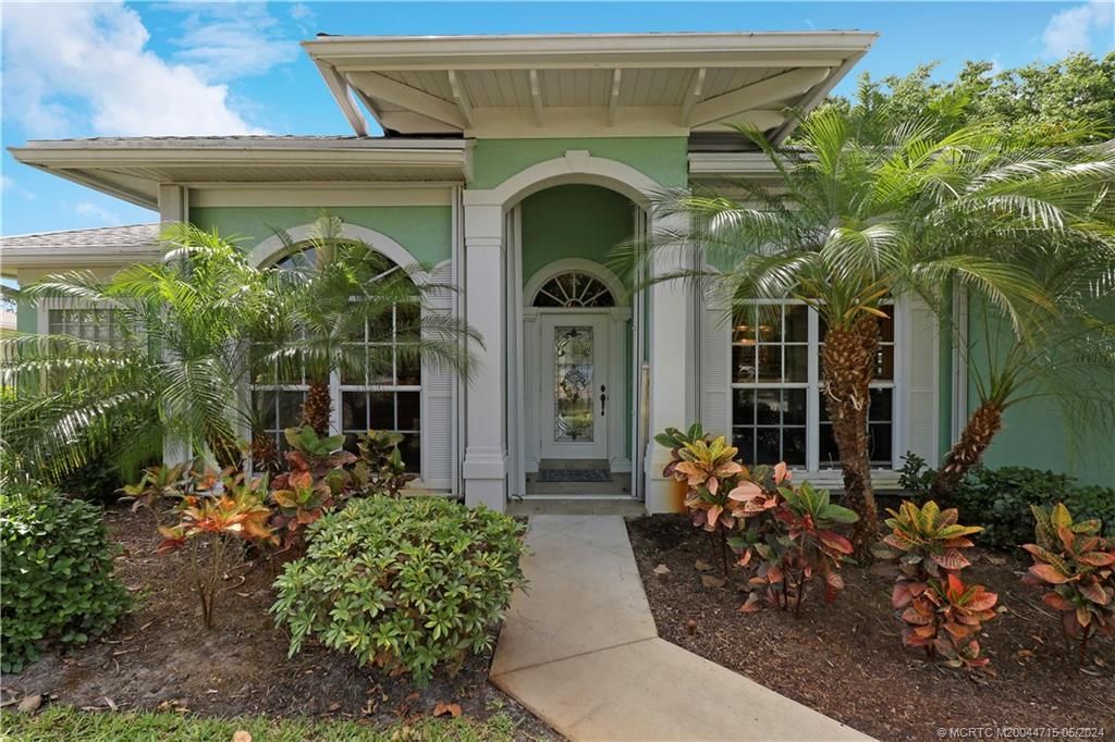 Photo of 1137 SW Elm Grove Court, Palm City, FL 34990 (MLS # M20044715)