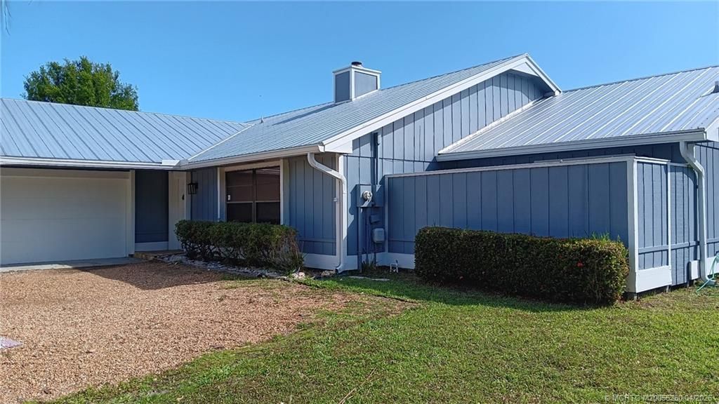 Photo of 3096 SE Glasgow Drive, Stuart, FL 34997 (MLS # M20055260)