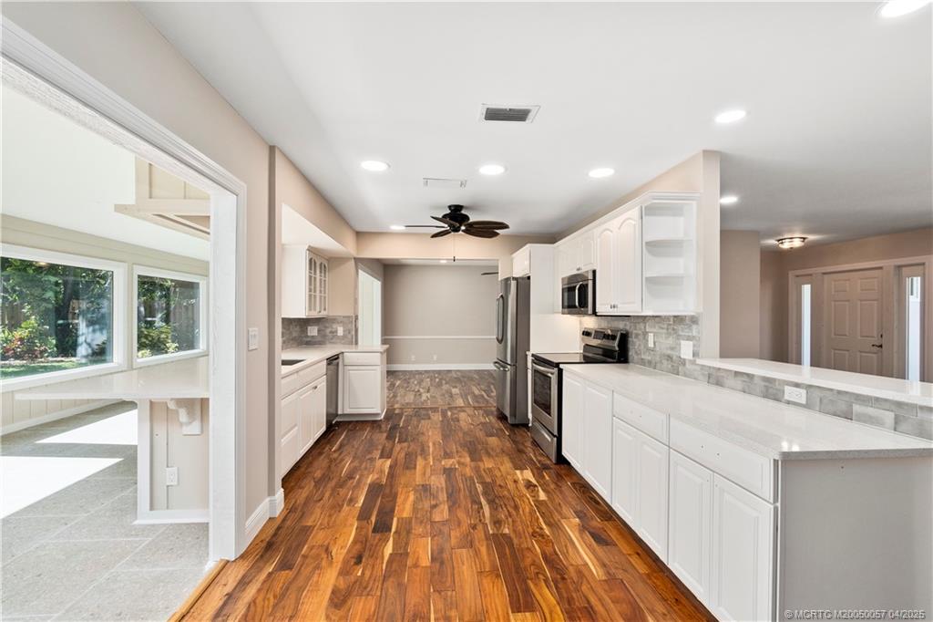 Sewalls Point, Florida 34996, United States, 3 Bedrooms Bedrooms, ,2 BathroomsBathrooms,Residential,Active,105778