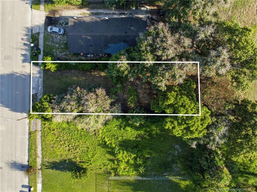Photo of 701 N 19th Street, Fort Pierce, FL 34950 (MLS # M20055758)
