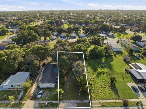 Photo of 701 N 19th Street, Fort Pierce, FL 34950 (MLS # M20055758)