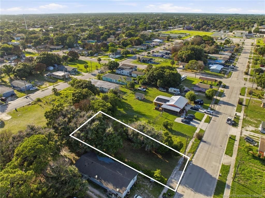 Photo of 701 N 19th Street, Fort Pierce, FL 34950 (MLS # M20055758)