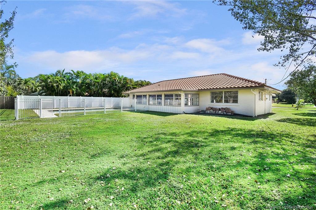 2457 NW Everglades Boulevard