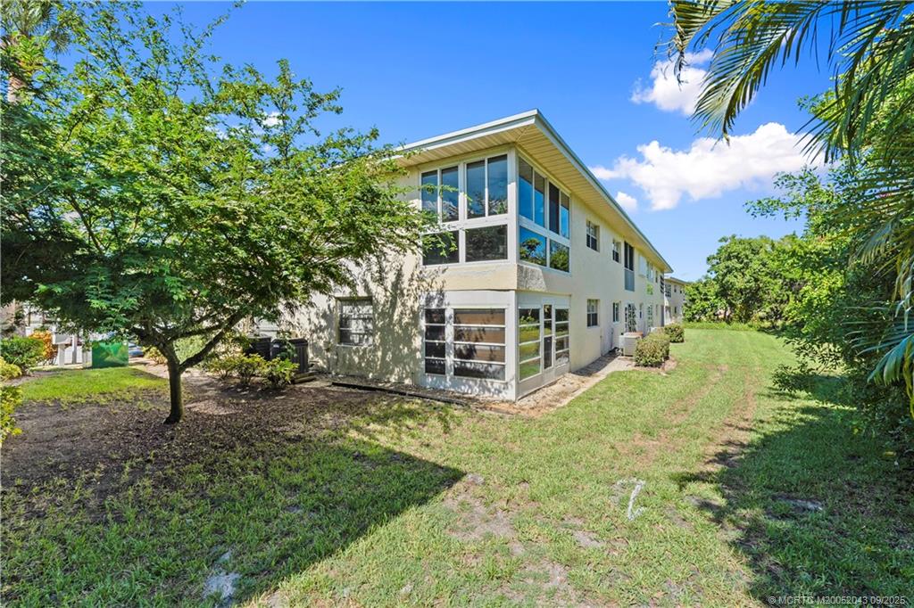 Stuart, Florida 34996, United States, 2 Bedrooms Bedrooms, ,2 BathroomsBathrooms,Residential,Pending,203162