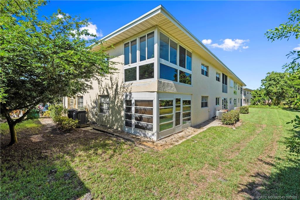 Stuart, Florida 34996, United States, 2 Bedrooms Bedrooms, ,2 BathroomsBathrooms,Residential,Pending,203162