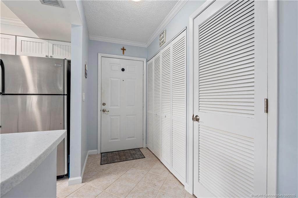 Stuart, Florida 34996, United States, 2 Bedrooms Bedrooms, ,2 BathroomsBathrooms,Residential,Pending,203162