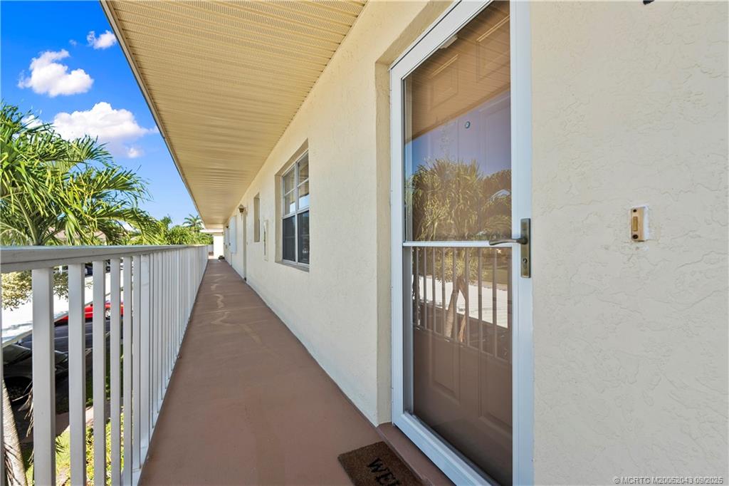 Stuart, Florida 34996, United States, 2 Bedrooms Bedrooms, ,2 BathroomsBathrooms,Residential,Pending,203162