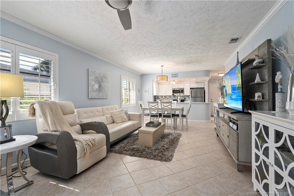 Stuart, Florida 34996, United States, 2 Bedrooms Bedrooms, ,2 BathroomsBathrooms,Residential,Pending,203162