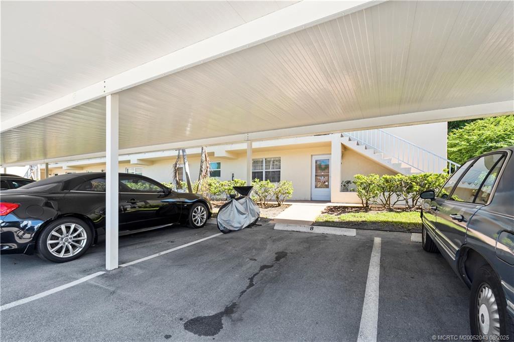 Stuart, Florida 34996, United States, 2 Bedrooms Bedrooms, ,2 BathroomsBathrooms,Residential,Pending,203162