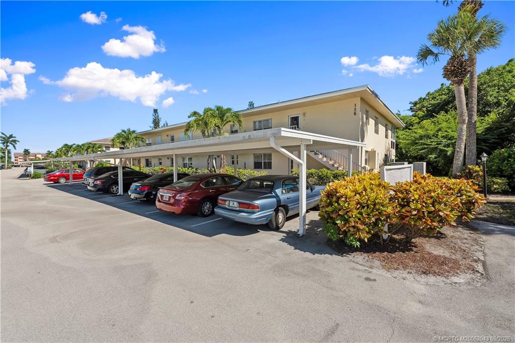 Stuart, Florida 34996, United States, 2 Bedrooms Bedrooms, ,2 BathroomsBathrooms,Residential,Pending,203162