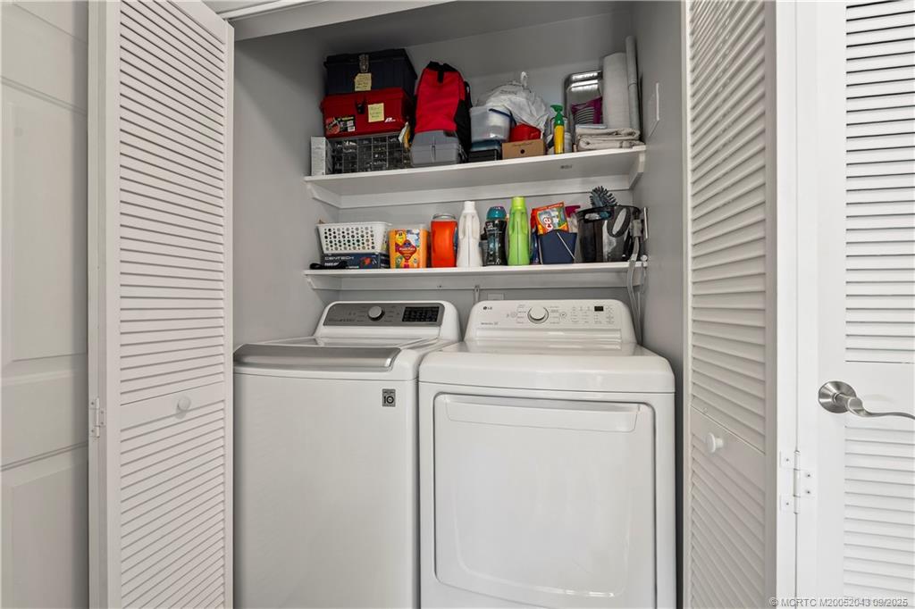 Stuart, Florida 34996, United States, 2 Bedrooms Bedrooms, ,2 BathroomsBathrooms,Residential,Pending,203162