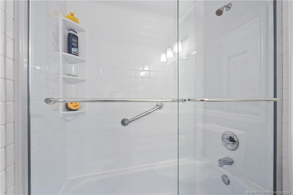 Stuart, Florida 34996, United States, 2 Bedrooms Bedrooms, ,2 BathroomsBathrooms,Residential,Pending,203162