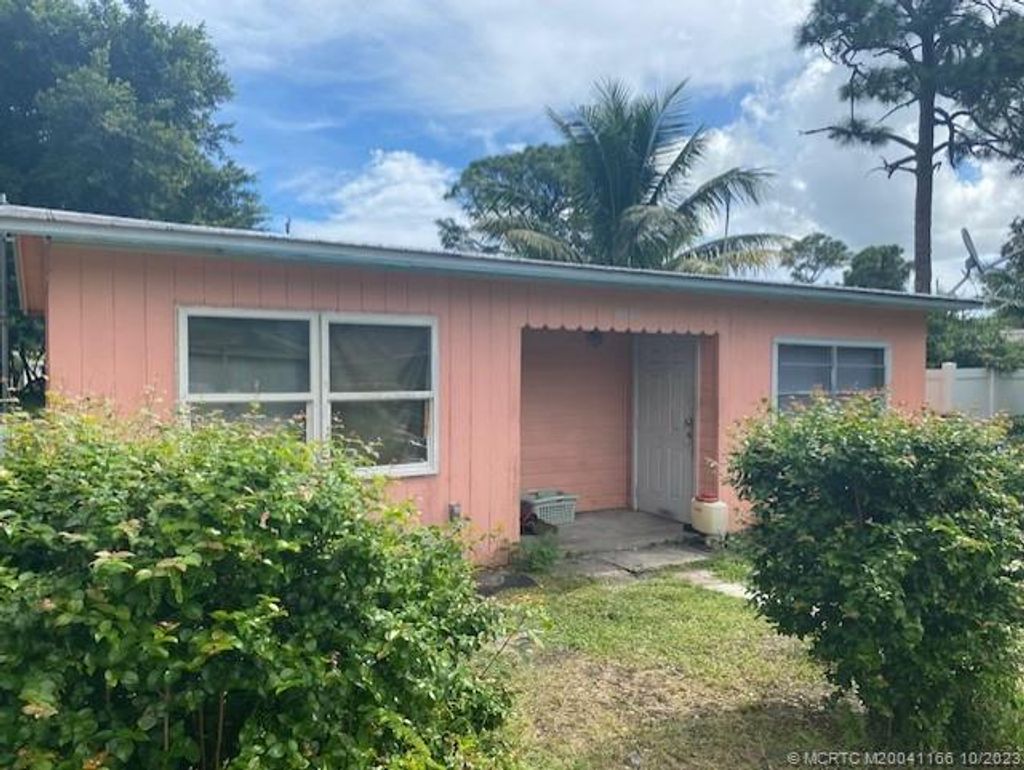 Photo of 5331 SE Ebbtide Avenue, Stuart, FL 34997 (MLS # M20041166)