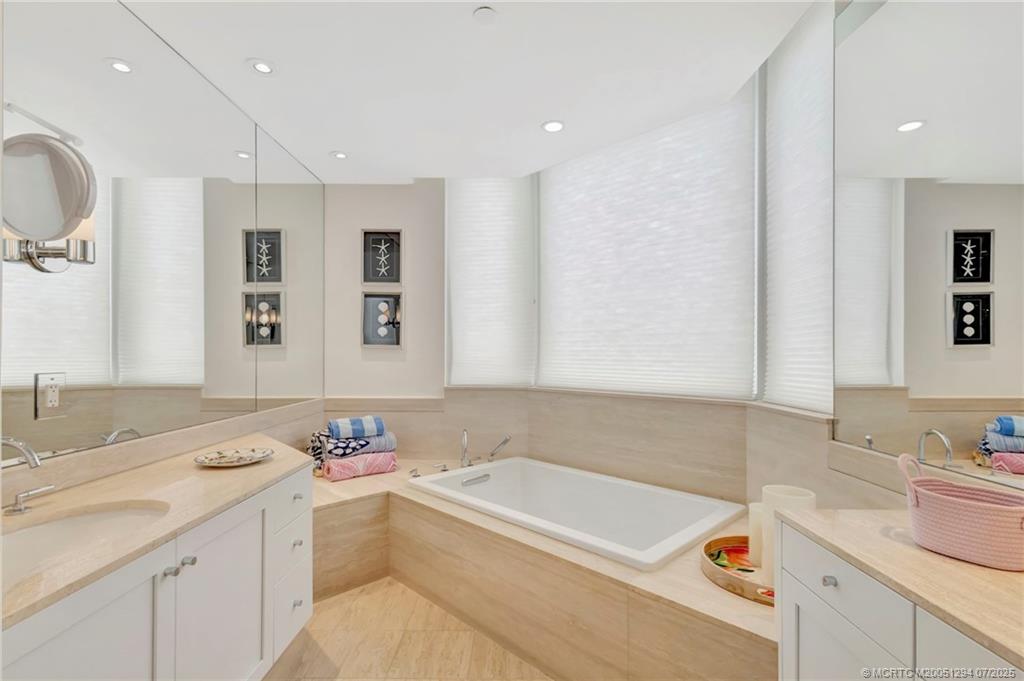 Stuart, Florida 34996, United States, 3 Bedrooms Bedrooms, ,3 BathroomsBathrooms,Residential,Active,165543