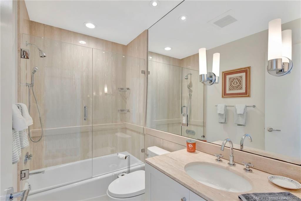 Stuart, Florida 34996, United States, 3 Bedrooms Bedrooms, ,3 BathroomsBathrooms,Residential,Active,165543