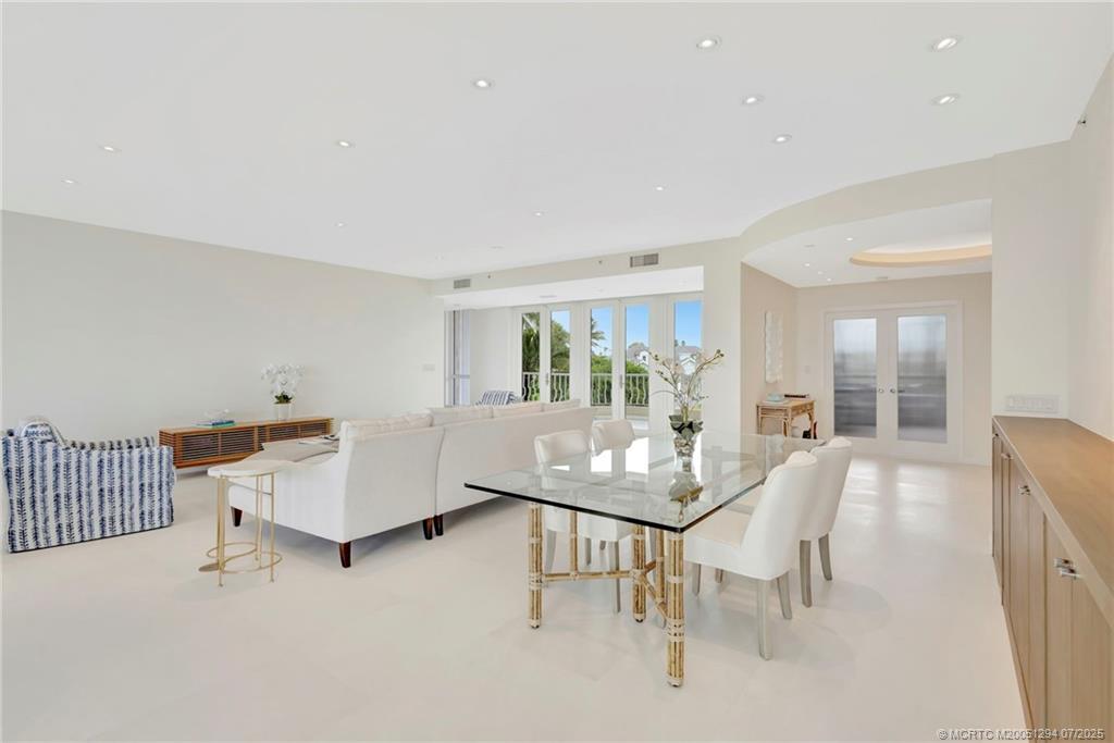 Stuart, Florida 34996, United States, 3 Bedrooms Bedrooms, ,3 BathroomsBathrooms,Residential,Active,165543