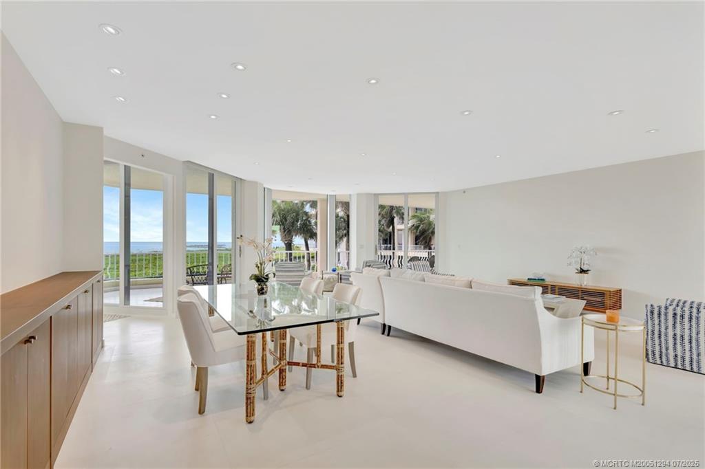 Stuart, Florida 34996, United States, 3 Bedrooms Bedrooms, ,3 BathroomsBathrooms,Residential,Active,165543