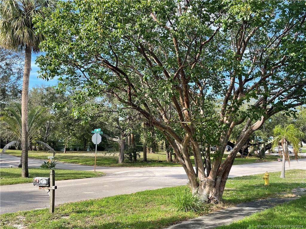 Photo of 1405 NE Waveland Avenue, Jensen Beach, FL 34957 (MLS # M20043034)