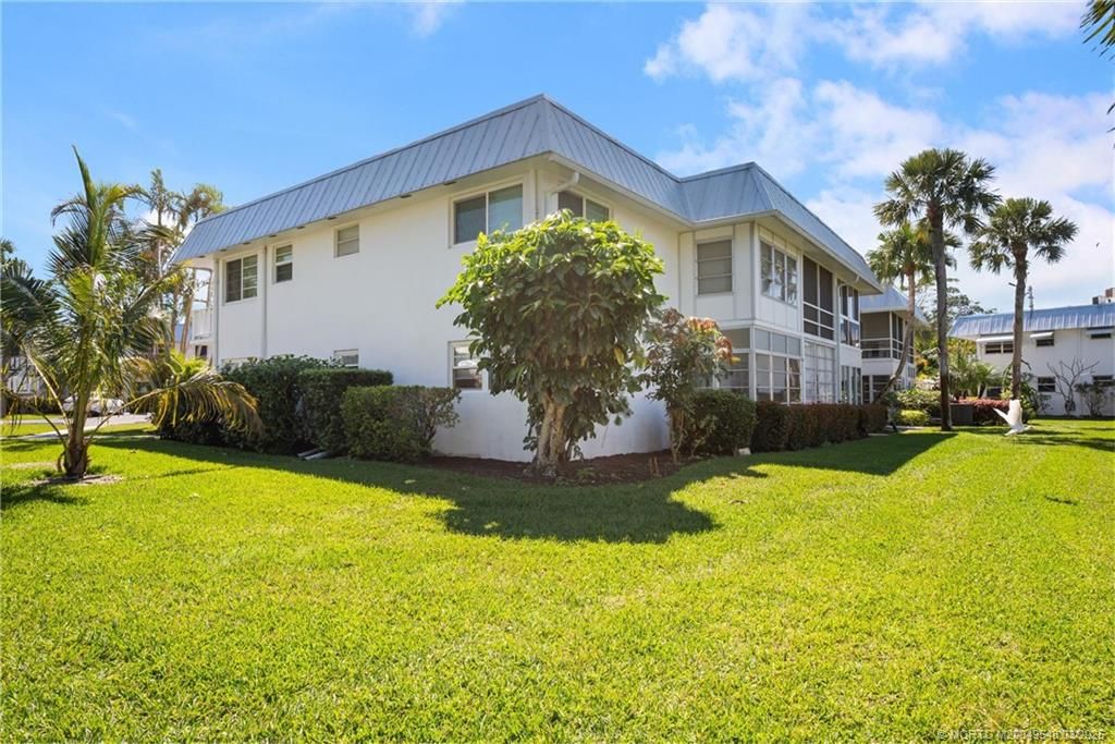 Photo of 2929 SE Ocean Boulevard #K7, Stuart, FL 34996 (MLS # M20049548)