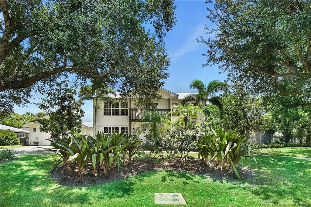 Photo of 229 SE Villas Street, Stuart, FL 34994 (MLS # M20051250)