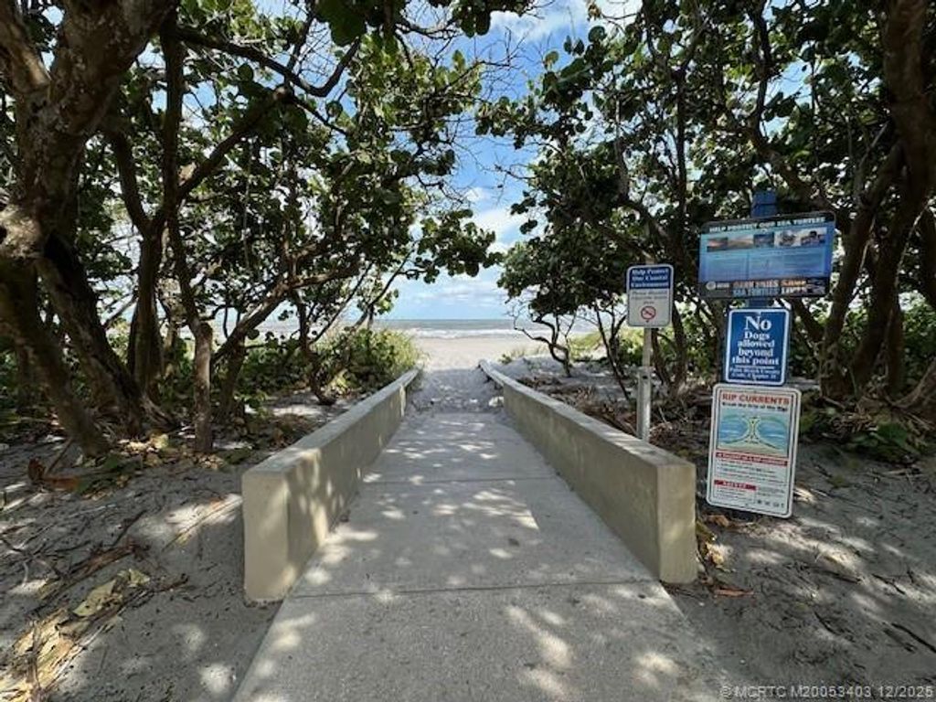 Photo of 226 Seabreeze Circle, Jupiter, FL 33477 (MLS # M20053403)