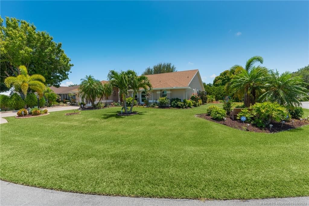 Photo of 610 NE Zebrina Senda, Jensen Beach, FL 34957 (MLS # M20039510)