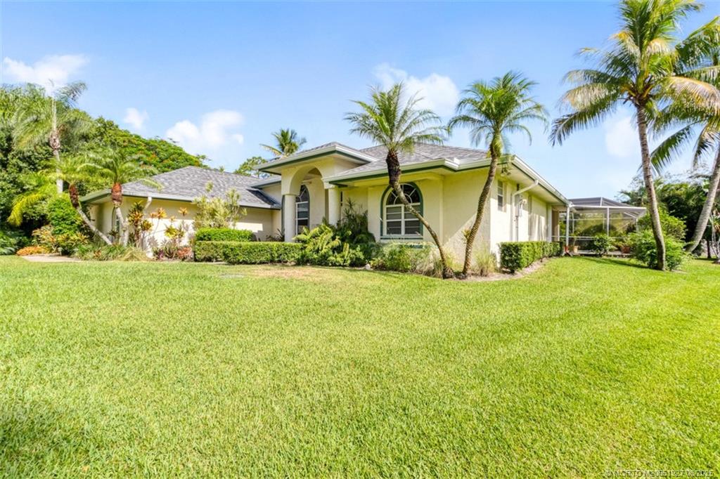 1171 SE Buttonwood Circle