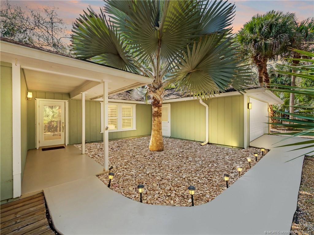 Photo of 320 SW Salerno Circle, Stuart, FL 34997 (MLS # M20038714)