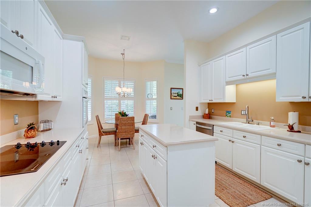 Vero Beach, Florida 32963, United States, 3 Bedrooms Bedrooms, ,2 BathroomsBathrooms,Residential,Pending,184278