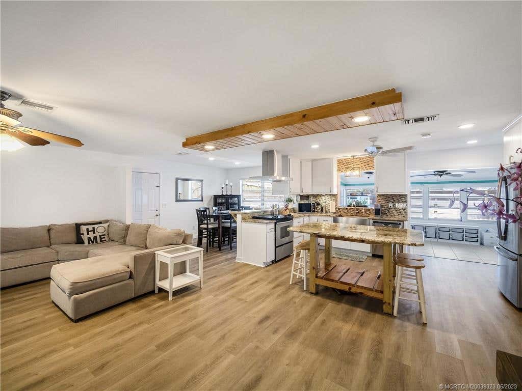 Photo of 517 SE Balboa Avenue, Stuart, FL 34994 (MLS # M20039323)