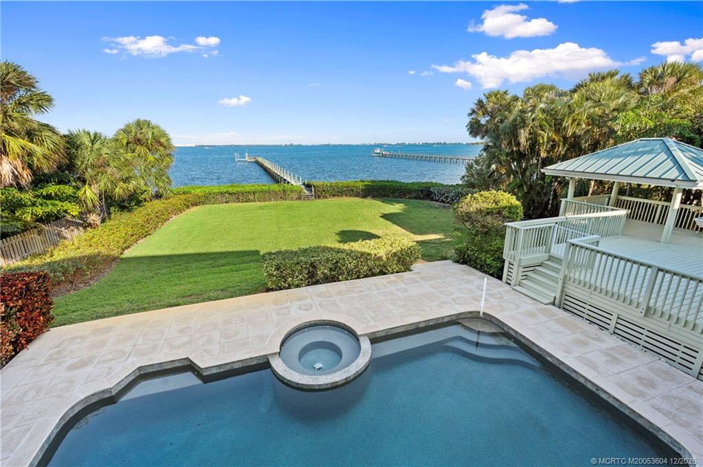 76 S Sewalls Point Road