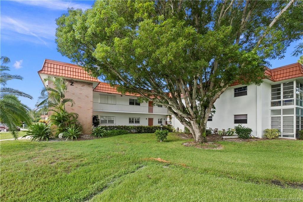 Photo of 2600 SE Ocean Boulevard #Z6, Stuart, FL 34996 (MLS # M20040205)