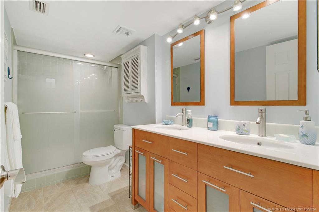 Stuart, Florida 34996, United States, 2 Bedrooms Bedrooms, ,2 BathroomsBathrooms,Residential,Active,37210