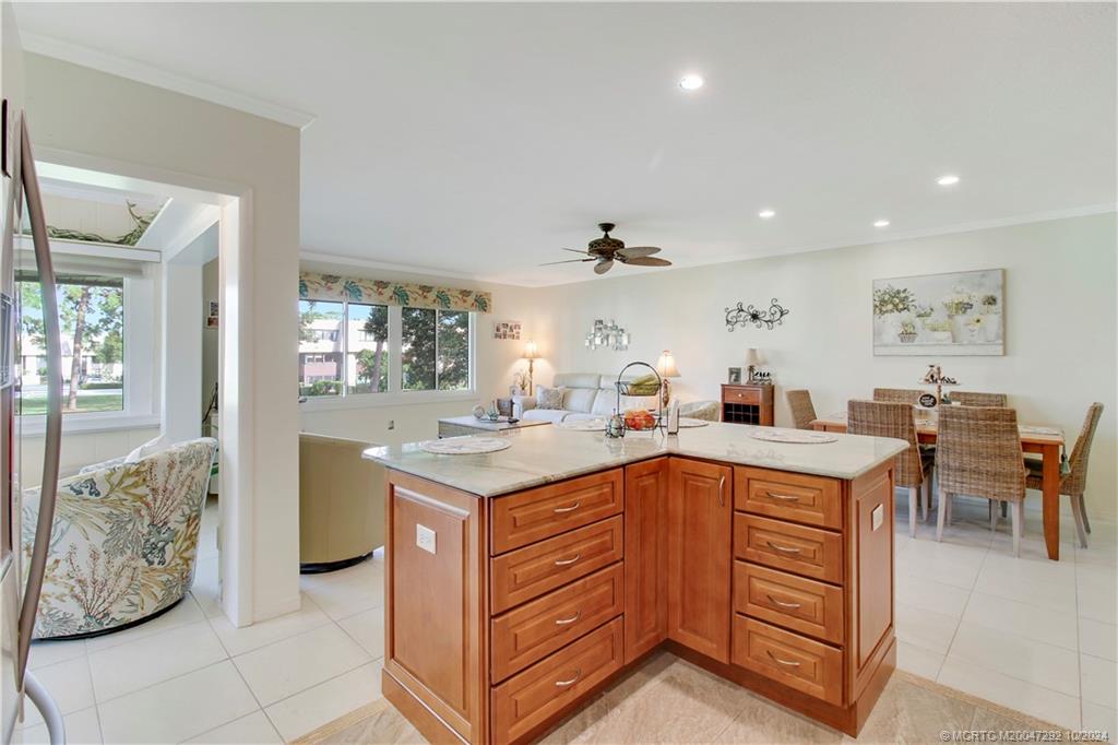 Stuart, Florida 34996, United States, 2 Bedrooms Bedrooms, ,2 BathroomsBathrooms,Residential,Active,37210