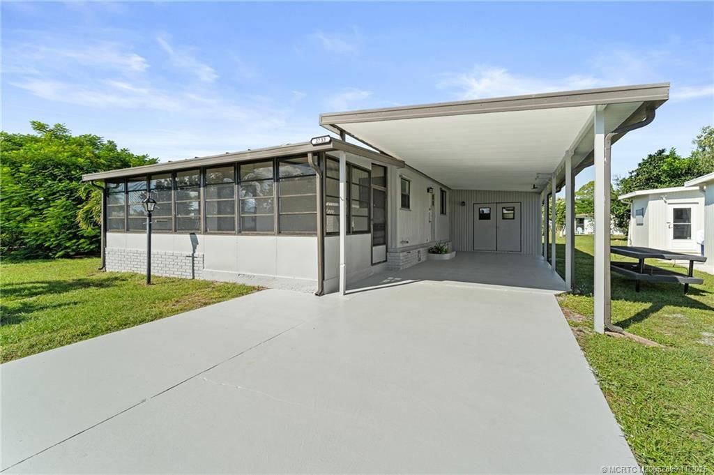 Photo of 2733 SW Thunderbird Trail, Stuart, FL 34997 (MLS # M20052899)