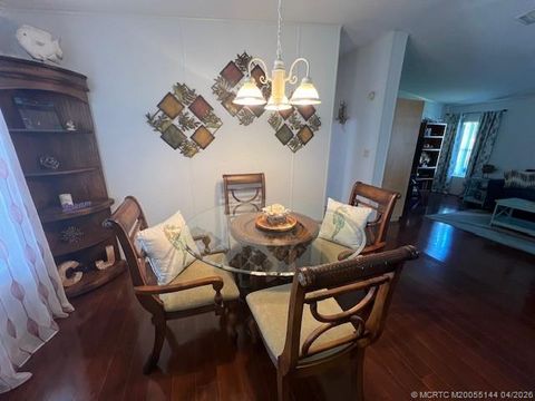 Mobile Home For Sale - 6225 Holly Lane<br/> Palm Beach County, Lantana, FL 33462