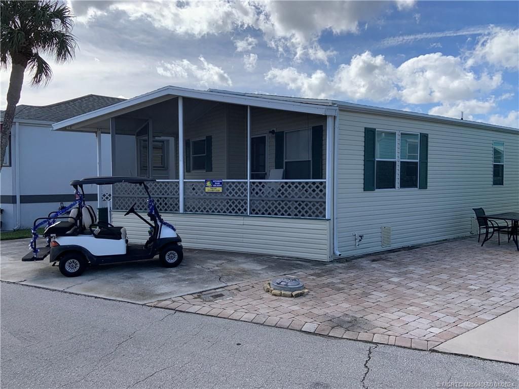 Photo of 927 Nettles Boulevard, Jensen Beach, FL 34957 (MLS # M20040500)