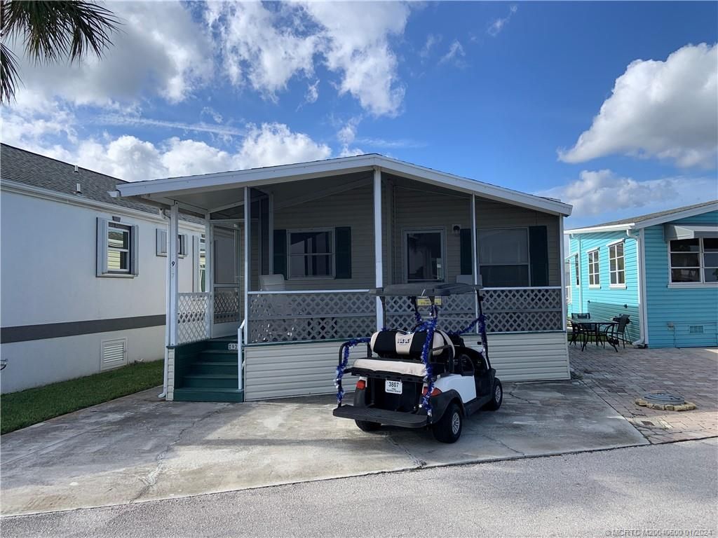 Photo of 927 Nettles Boulevard, Jensen Beach, FL 34957 (MLS # M20040500)