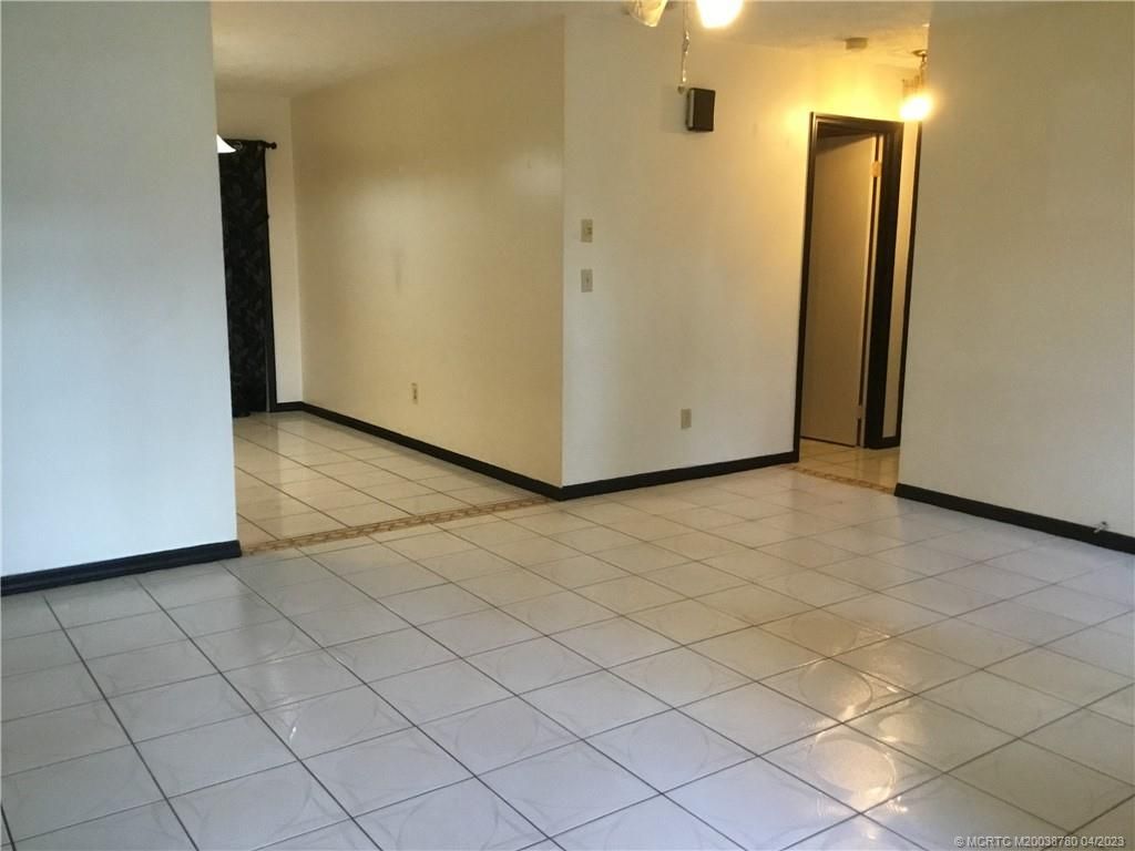 Photo of 510 NW Billiar Avenue, Port Saint Lucie, FL 34983 (MLS # M20038780)