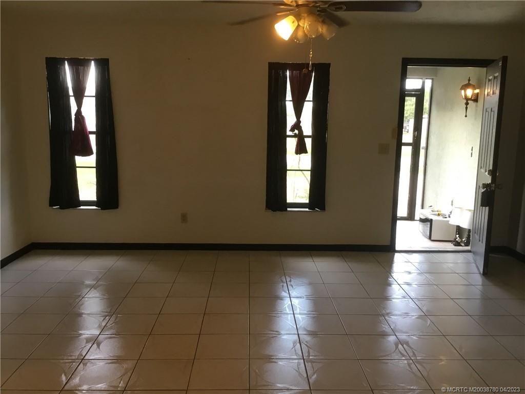 Photo of 510 NW Billiar Avenue, Port Saint Lucie, FL 34983 (MLS # M20038780)