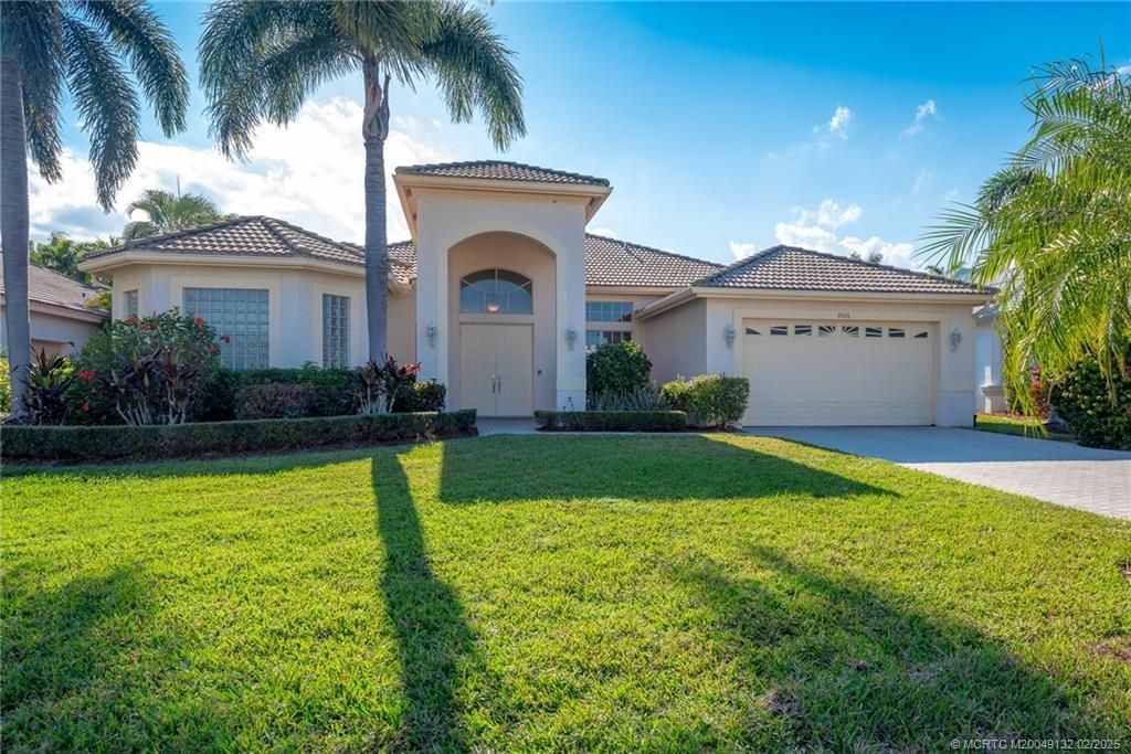 Photo of 2016 SE Oxton Drive, Port Saint Lucie, FL 34952 (MLS # M20049132)