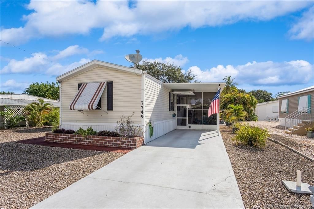 Photo of 7749 SE Eagle Avenue, Hobe Sound, FL 33455 (MLS # M20051683)