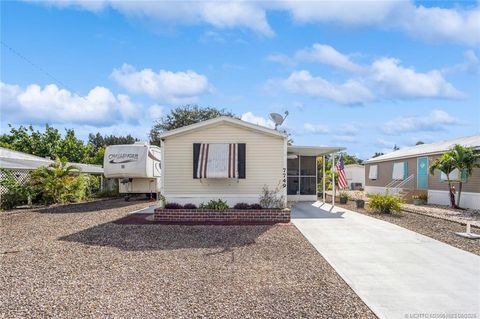 Photo of 7749 SE Eagle Avenue, Hobe Sound, FL 33455 (MLS # M20051683)
