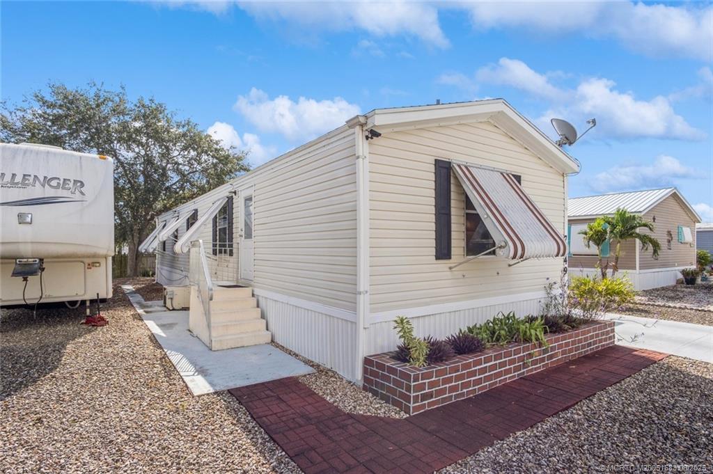 Hobe Sound, Florida 33455, United States, 2 Bedrooms Bedrooms, ,2 BathroomsBathrooms,Residential,Active,187450