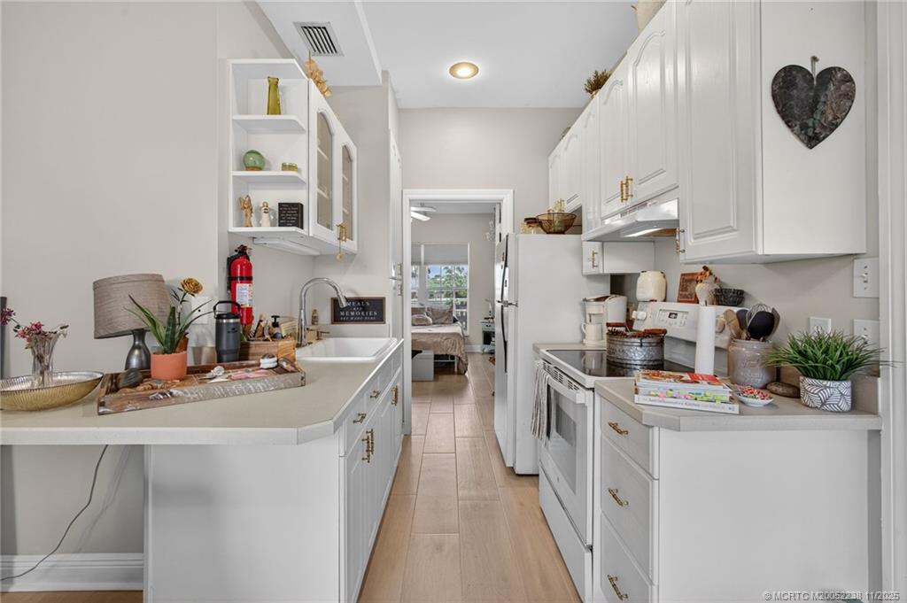 Palm City, Florida 34990, United States, 6 Bedrooms Bedrooms, ,6 BathroomsBathrooms,Residential,Active,213523