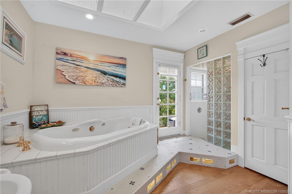 Palm City, Florida 34990, United States, 6 Bedrooms Bedrooms, ,6 BathroomsBathrooms,Residential,Active,213523