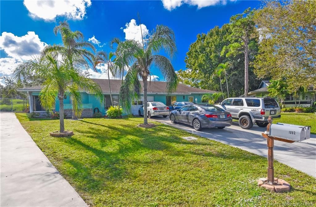 Photo of 1082 SE Saint Lawrence Way, Stuart, FL 34997 (MLS # M20053090)