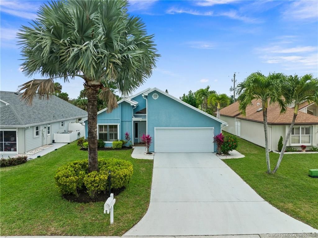 Photo of 6263 SE Ames Way, Hobe Sound, FL 33455 (MLS # M20042784)