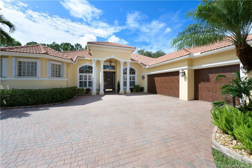 Photo of 804 SW Bromelia Terrace, Stuart, FL 34997 (MLS # M20046730)