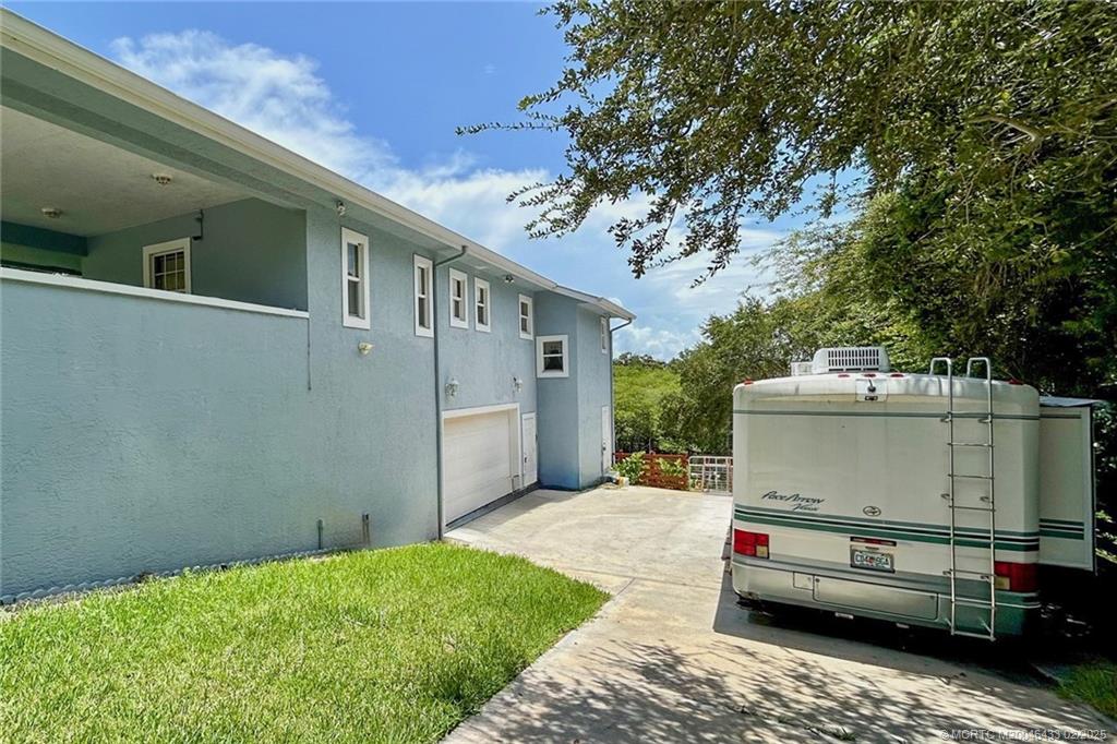Jensen Beach, Florida 34957, United States, 4 Bedrooms Bedrooms, ,4 BathroomsBathrooms,Residential,Pending,46856